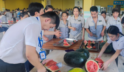 战高温，，，，，，，，送清凉，，，，，，，，爱心转达沁人心